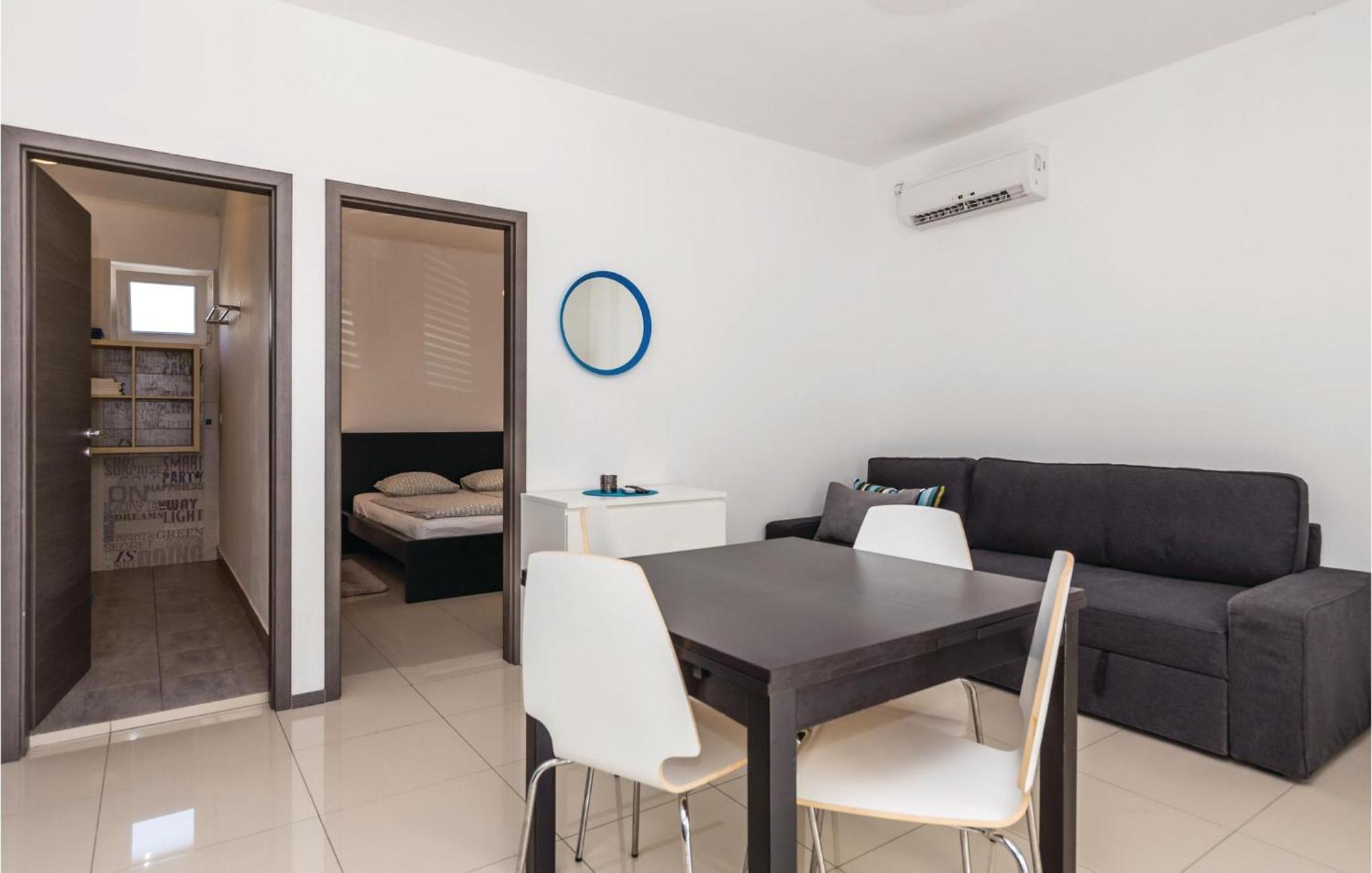 Nice Apartment In Mandre With Wifi Eksteriør bilde