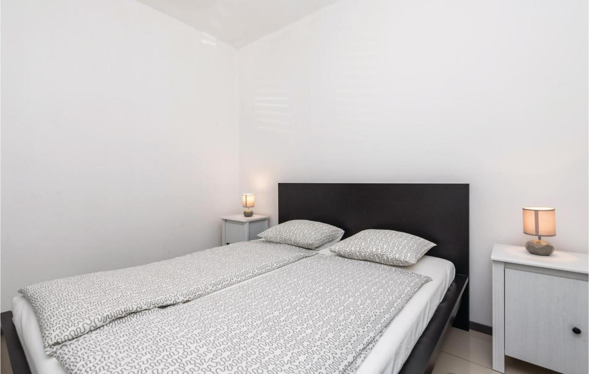 Nice Apartment In Mandre With Wifi Eksteriør bilde